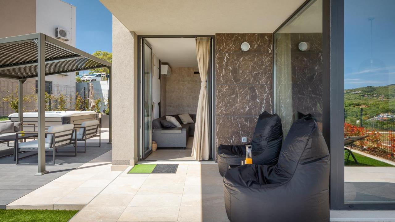 Royal Hilltop Residence Labin  Buitenkant foto