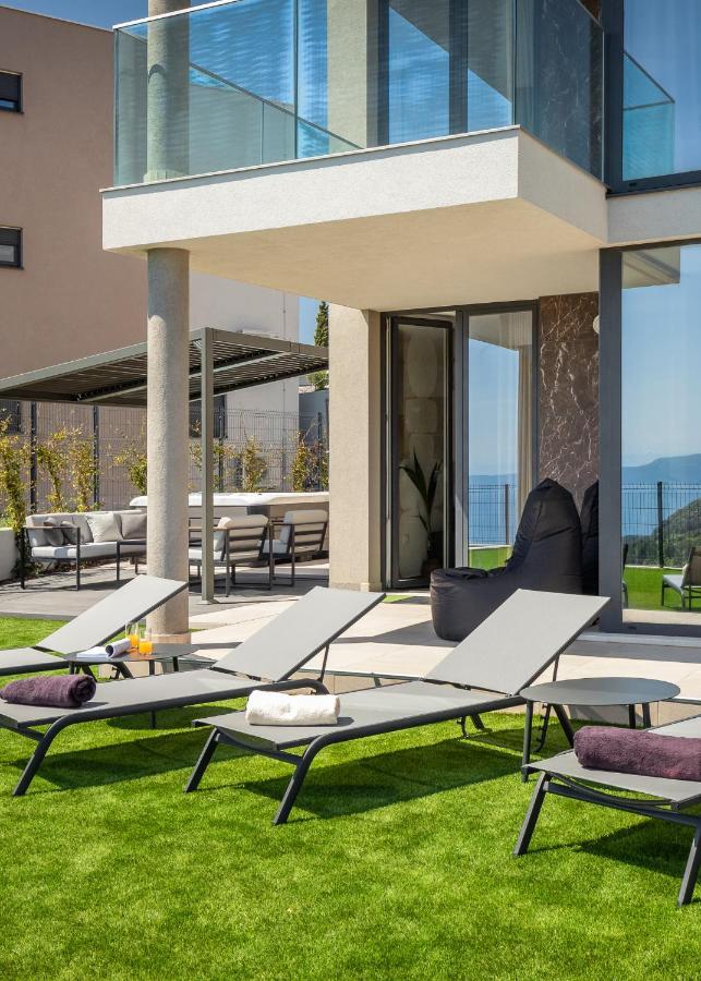 Royal Hilltop Residence Labin  Buitenkant foto